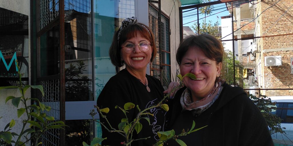 Con le macchine da cucire verso la libertà: progetto di sartoria per le donne albanesi